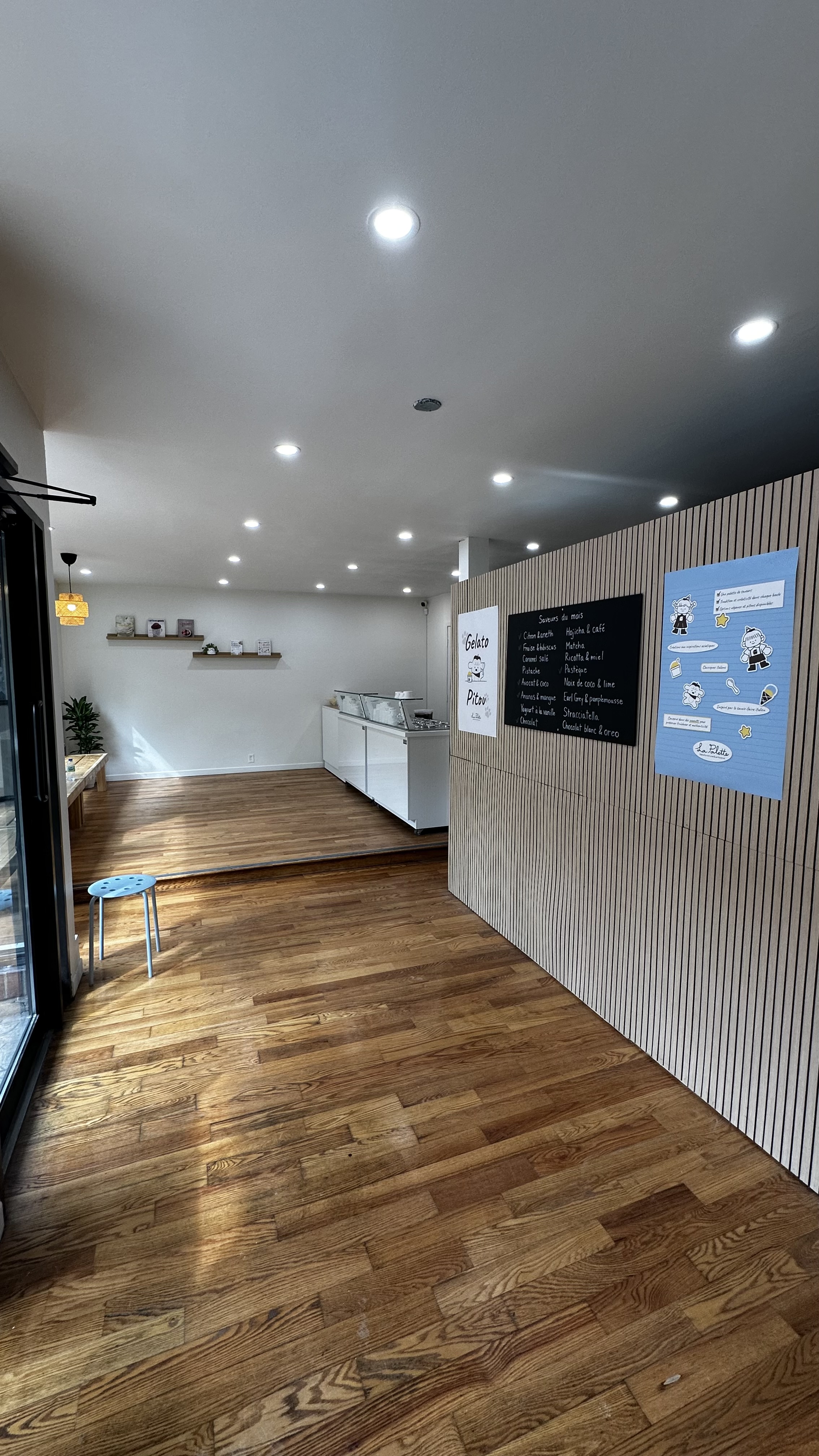 Intérieur de La Palette avec le mur de saveurs